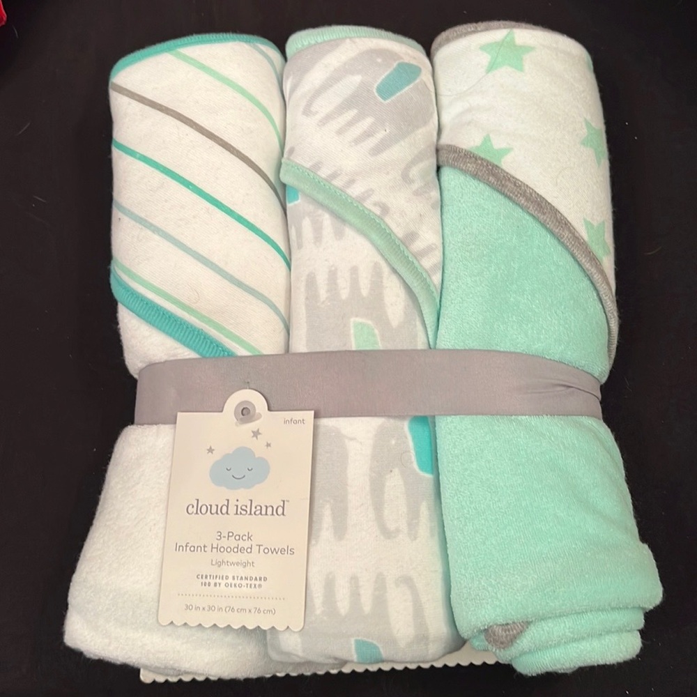NWT 3 Pack of Infant Hooded Towels